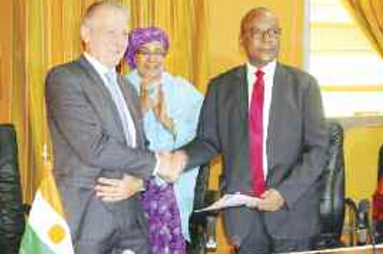 Echange de documents entre le ministre des Finances avec le représentant de l’UE